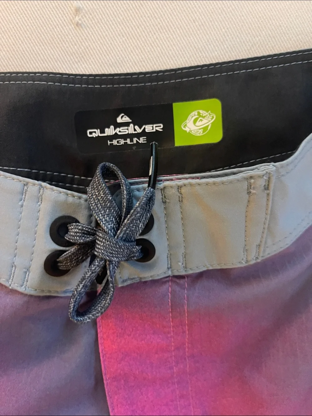 Quiksilver Men's Highline Size 29 Pink Gradient Boardshorts